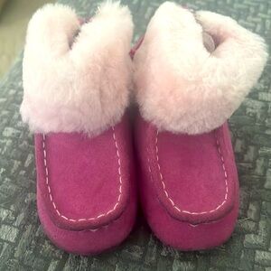 Toddler UGG Australia bright pink rose booties 12-18 months